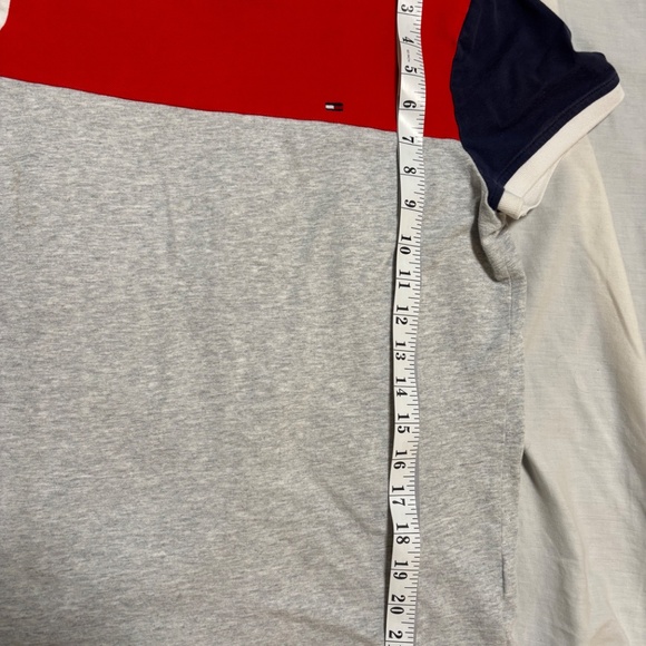 used Tommy Hilfiger t-shirt in good condition - Picture 8 of 8